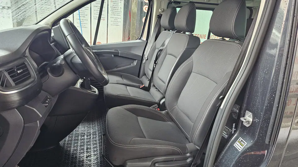 Renault Trafic 2023, fotografia 4