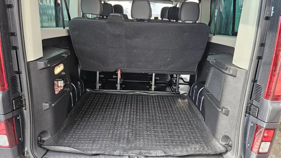 Renault Trafic 2023, fotografia 8