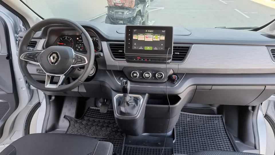 Renault Trafic Spaceclass 2021, fotografia 6