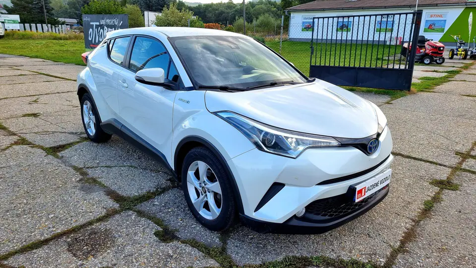 Toyota C-HR 2017, fotografia 2