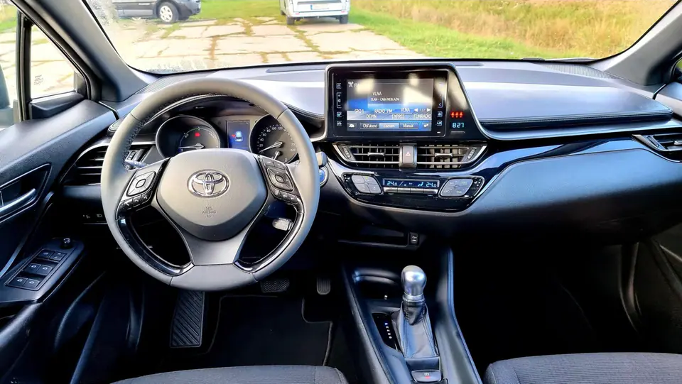 Toyota C-HR 2017, fotografia 6