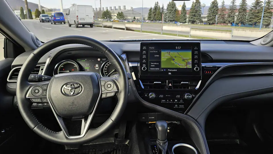 Toyota Camry 2023, fotografia 6