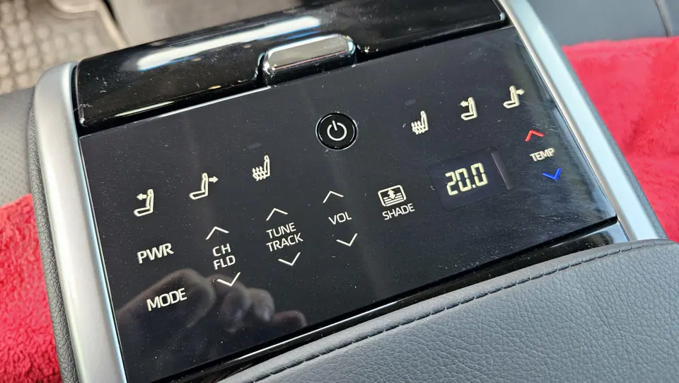 Toyota Camry 2023, fotografia 7