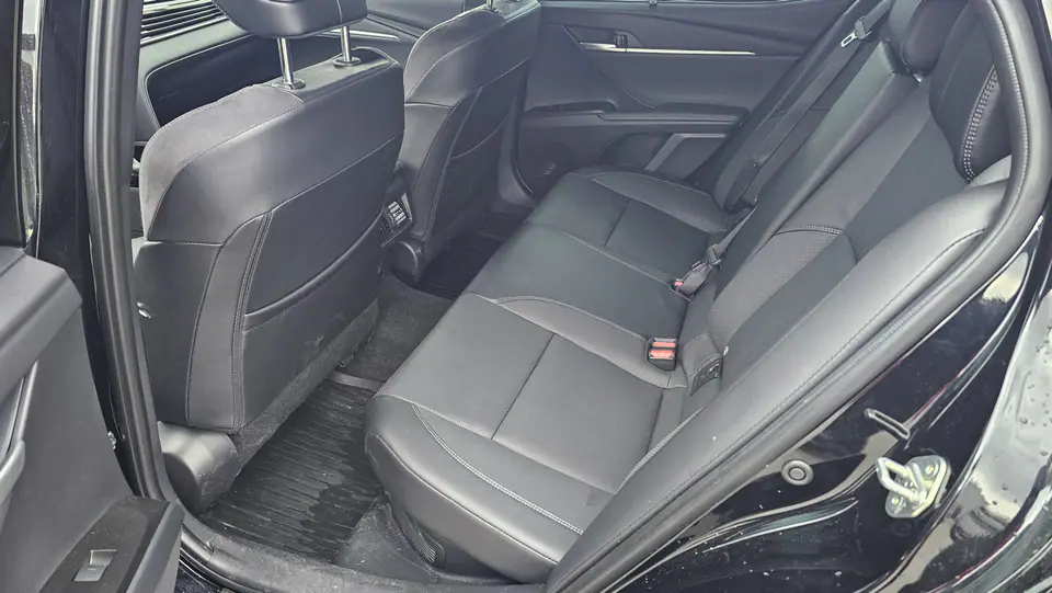 Toyota Camry 2026, fotografia 8