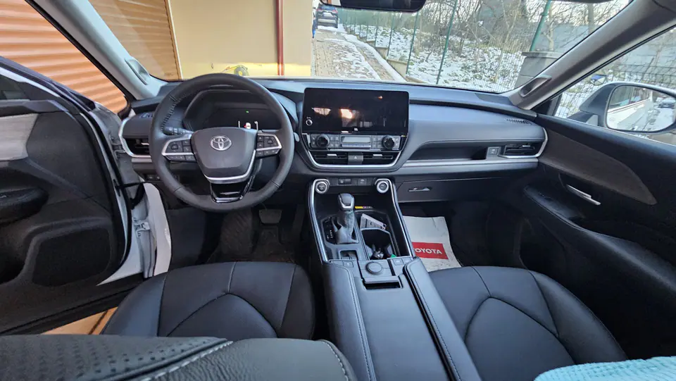 Toyota Grand Highlander 2025, fotografia 6