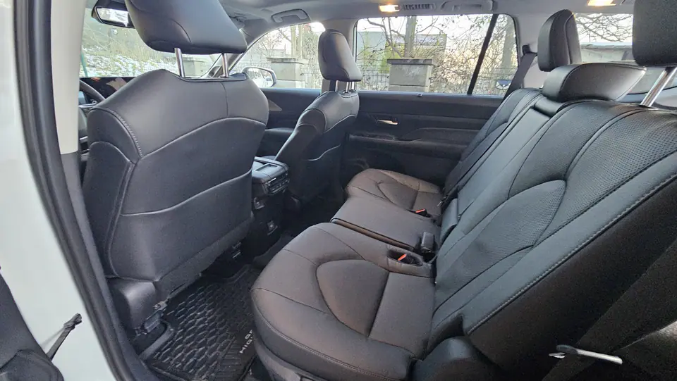 Toyota Grand Highlander 2025, fotografia 7