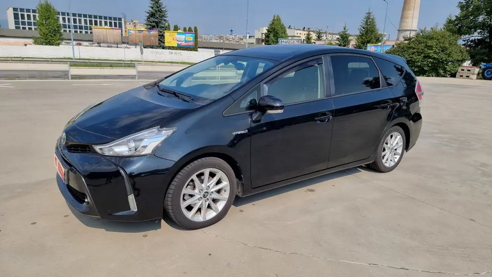 Toyota Prius Plus 2017